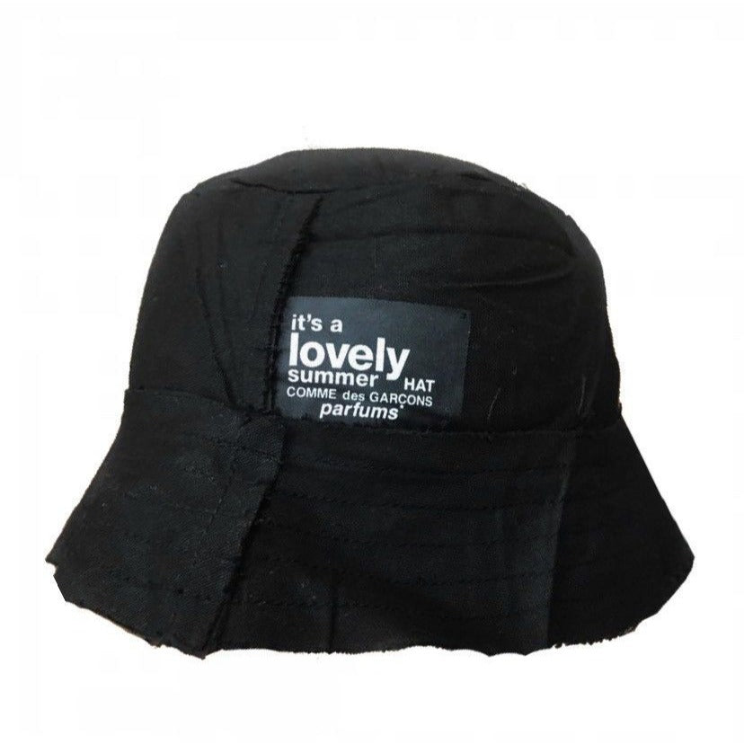 Black bucket hat