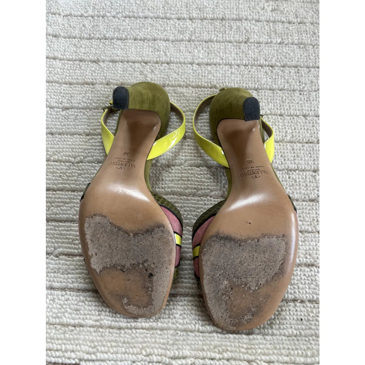 Heart pumps in pink and green