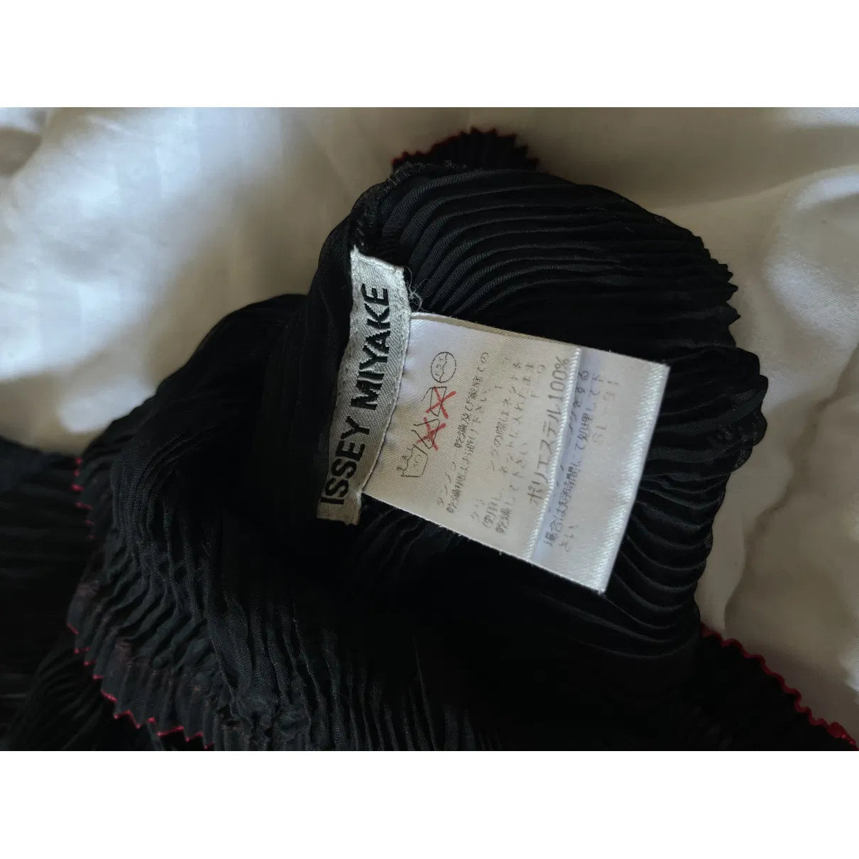 Black and red pleated turtleneck