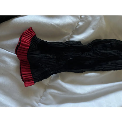 Black and red pleated turtleneck