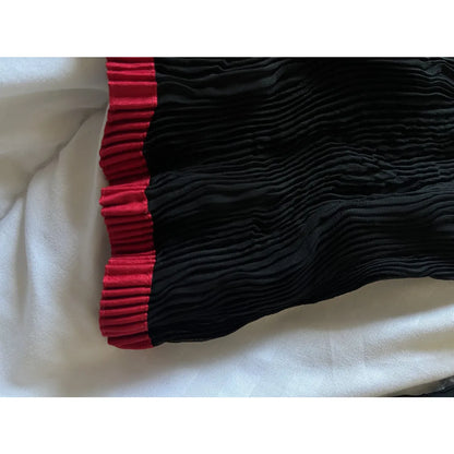 Black and red pleated turtleneck