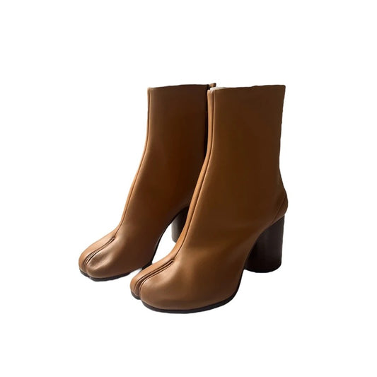Brown leather Tabi boots