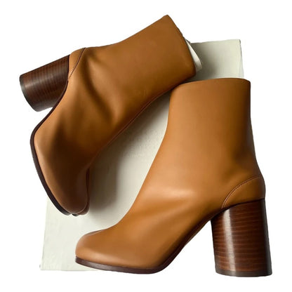 Brown leather Tabi boots