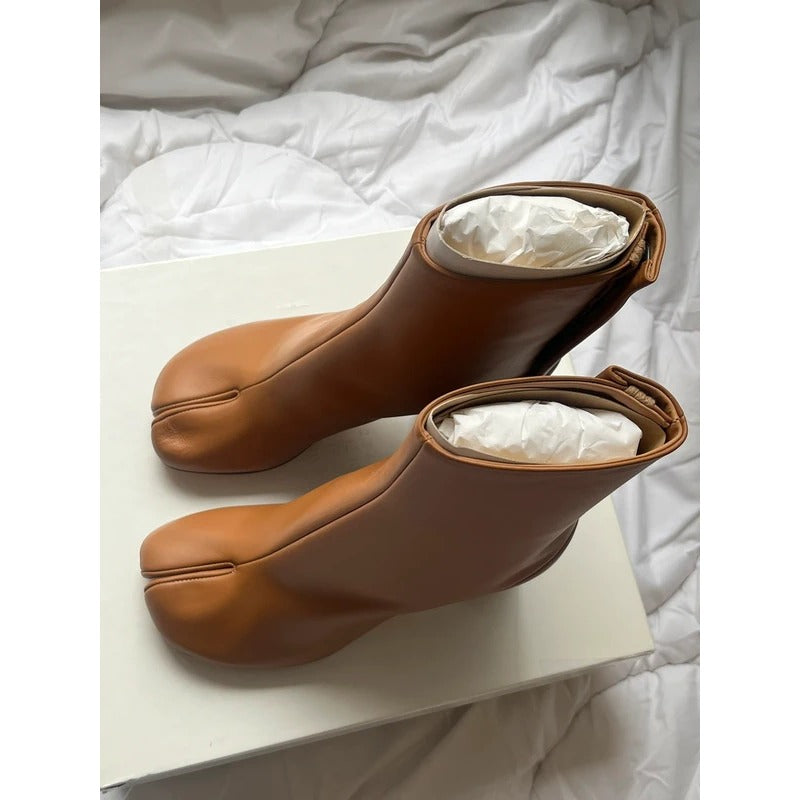 Brown leather Tabi boots