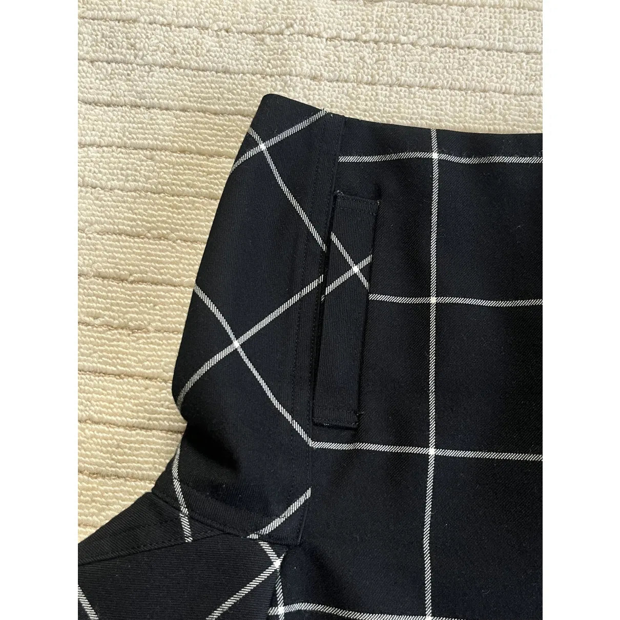 Midi skirt in black wool