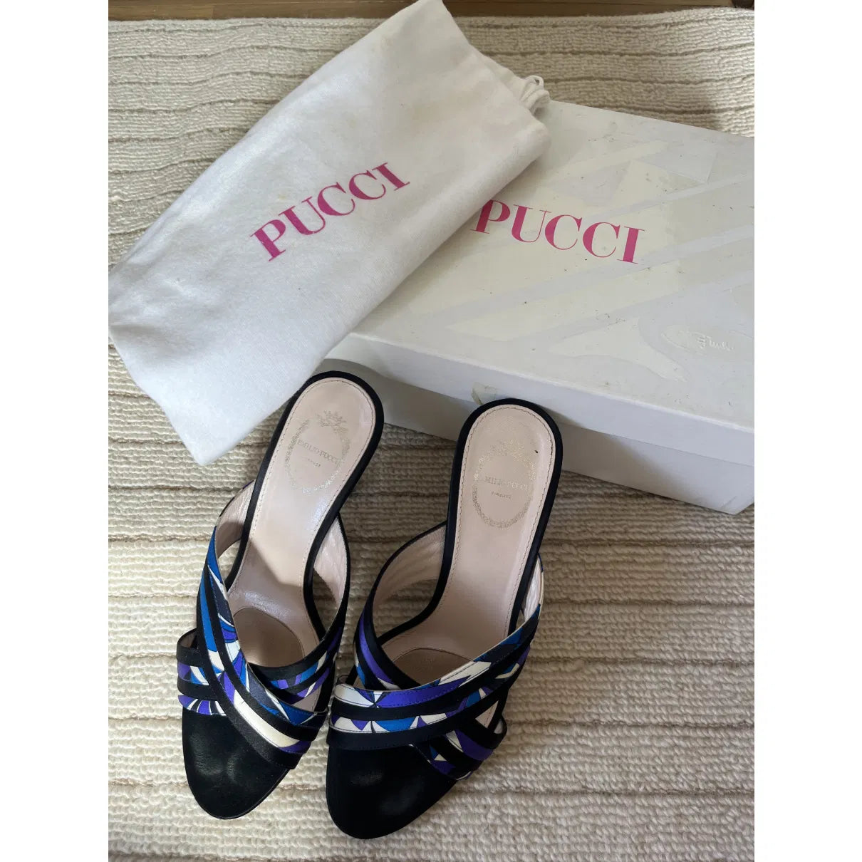 Heeled mules in printed silk