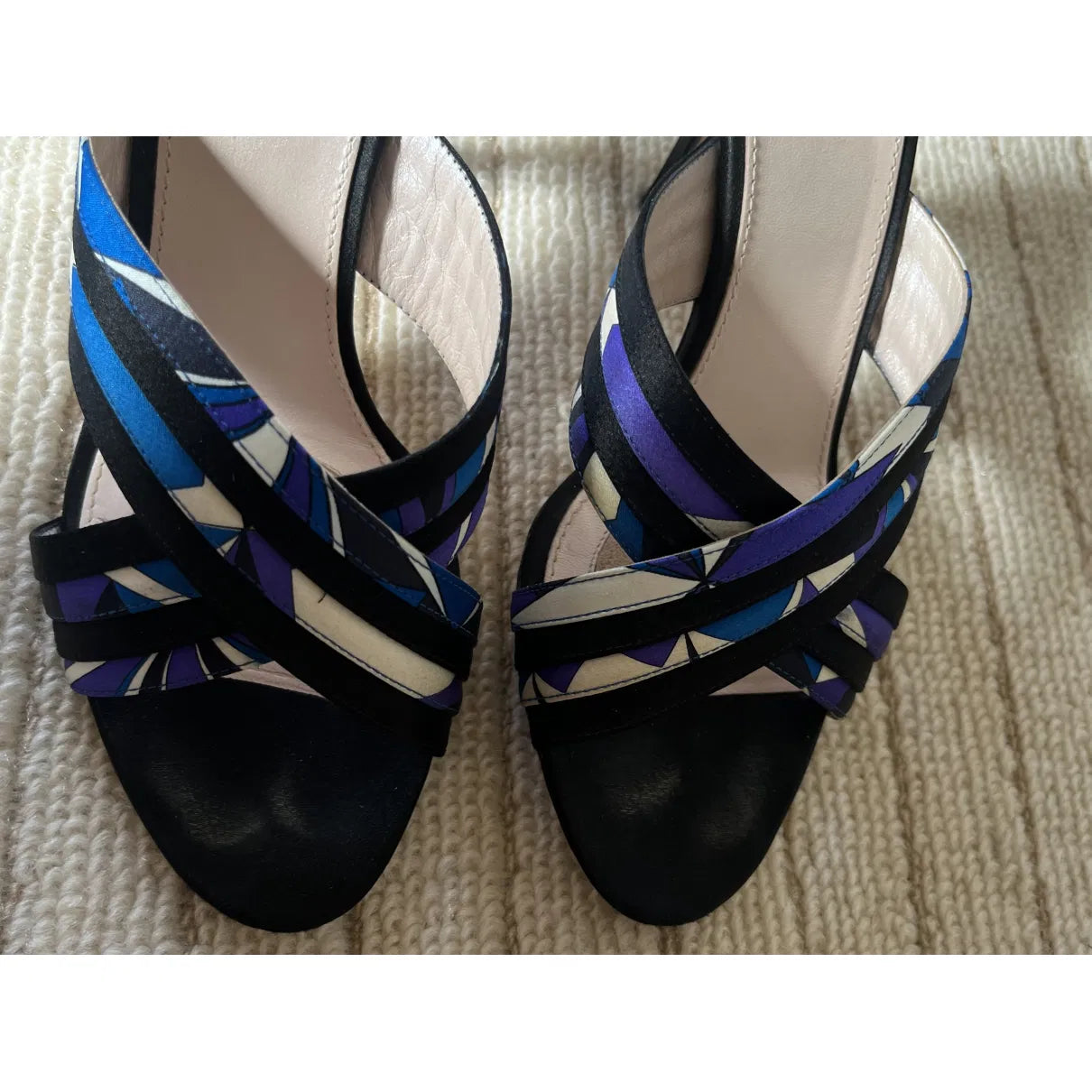 Heeled mules in printed silk