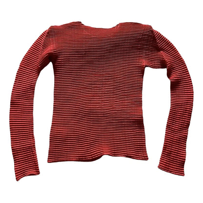 Pleated long-sleeve top in red