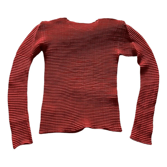 Pleated long-sleeve top in red