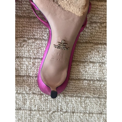 Patent mules in fuchsia