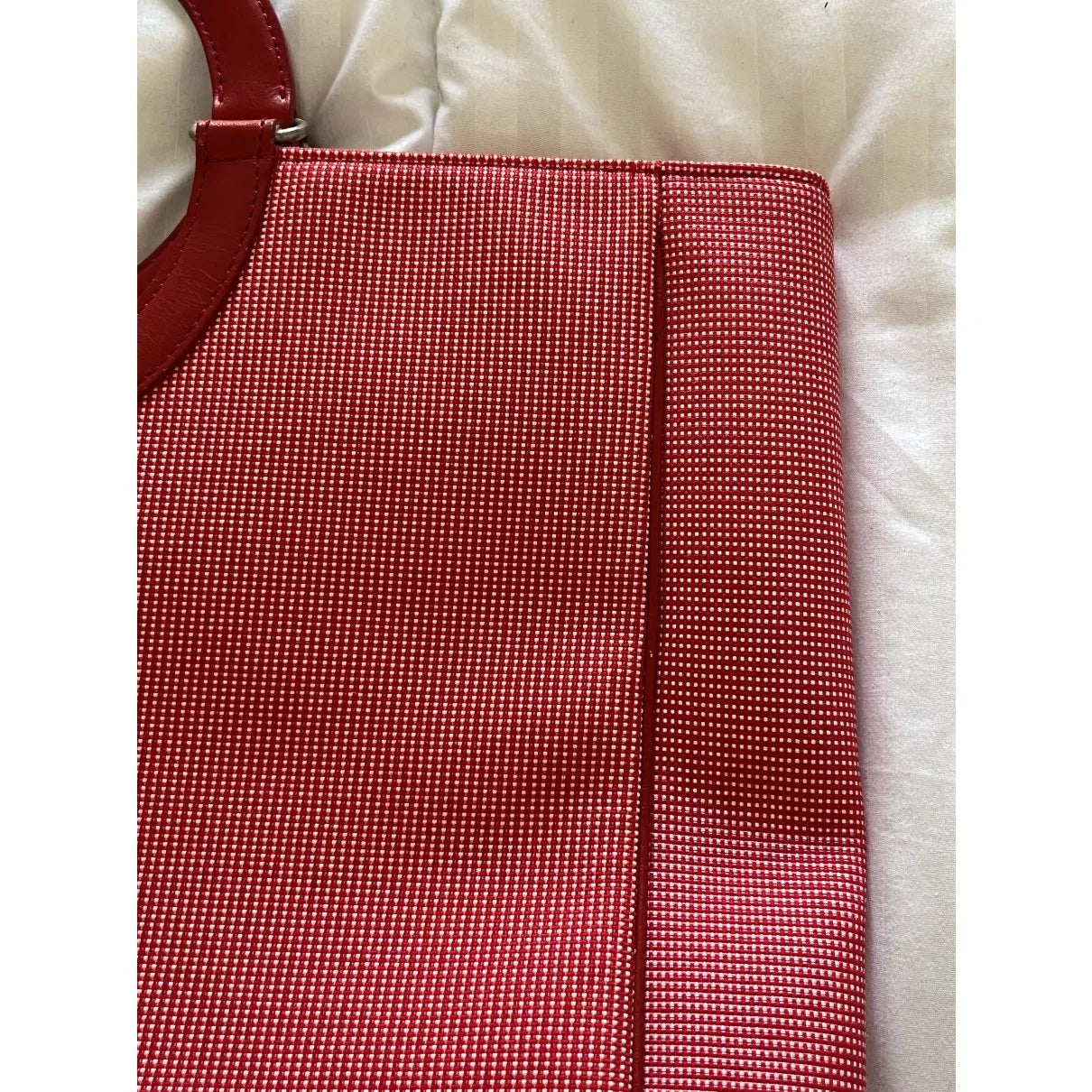 Vintage tote in red