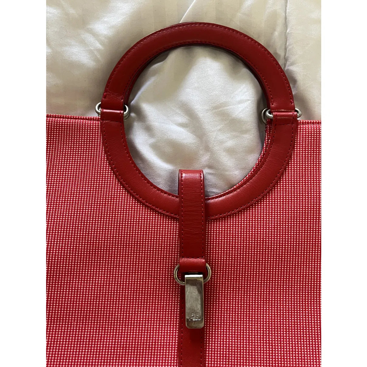 Vintage tote in red