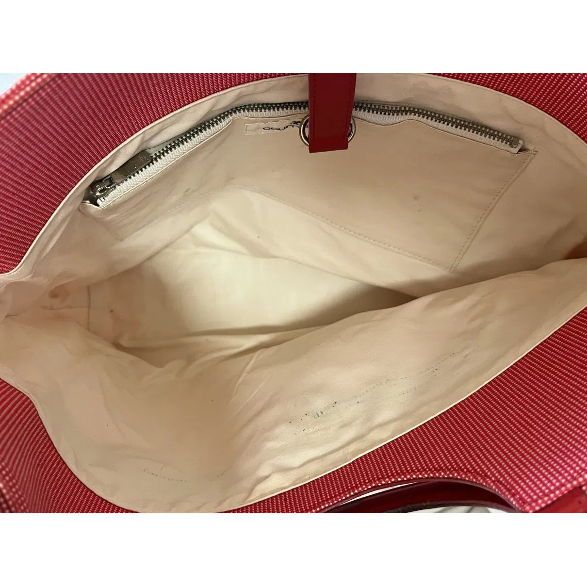 Vintage tote in red