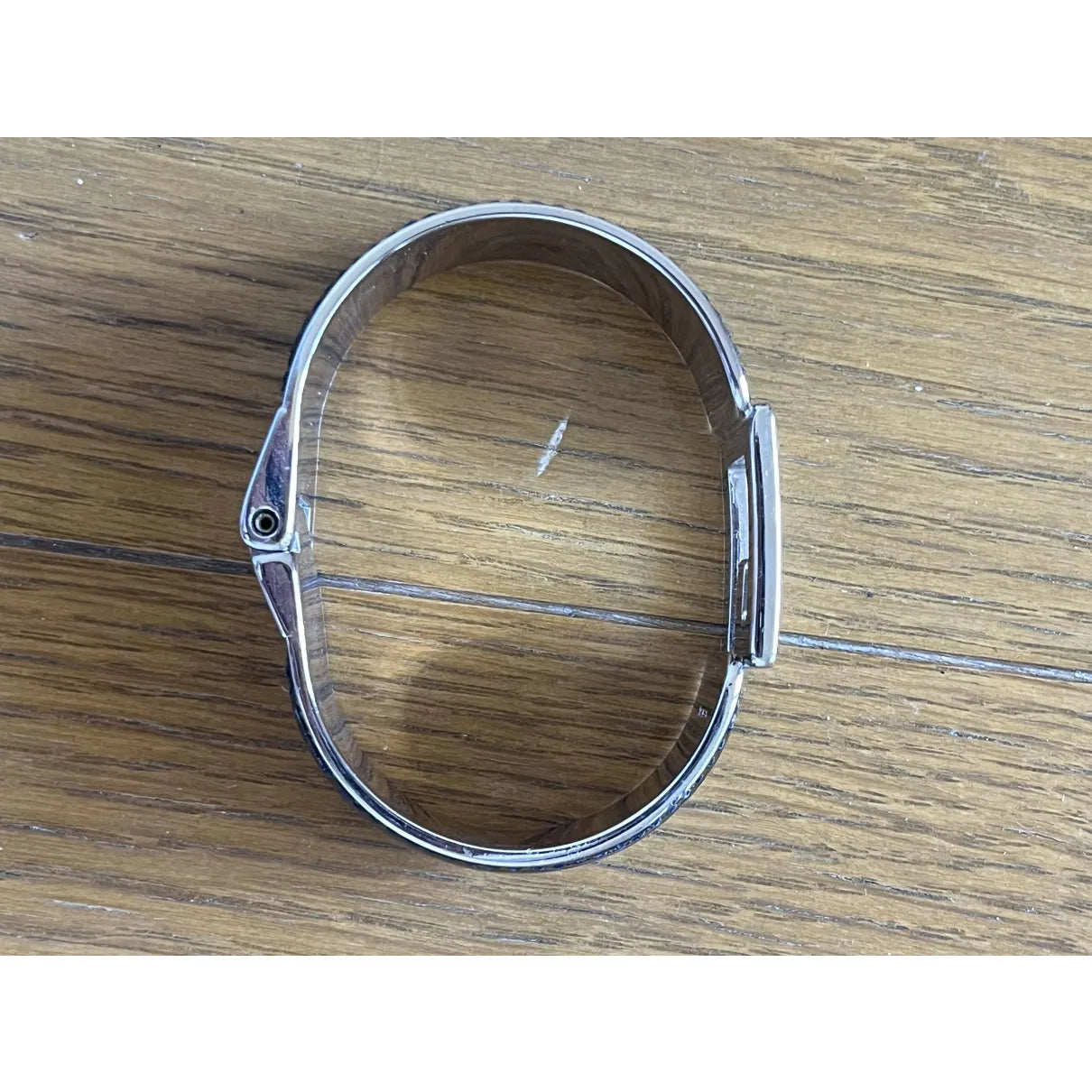 Leather bracelet in black and silver