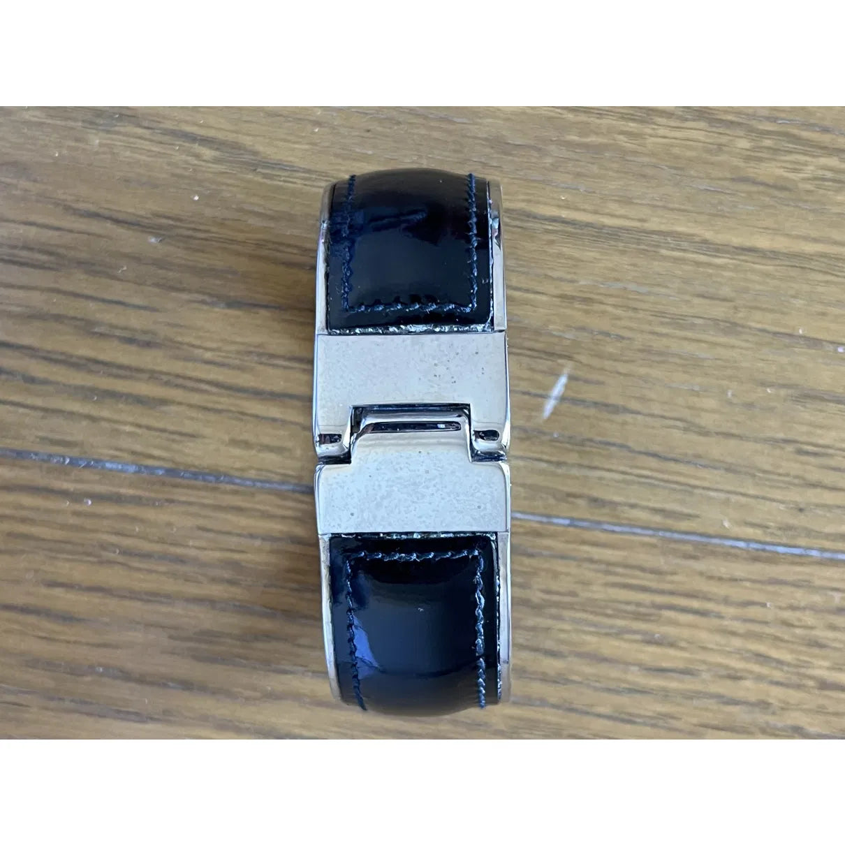 Leather bracelet in black and silver