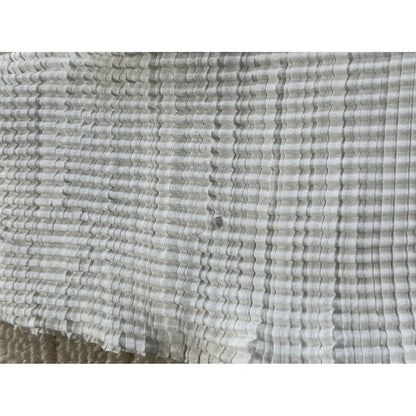 Pleated turtleneck in white