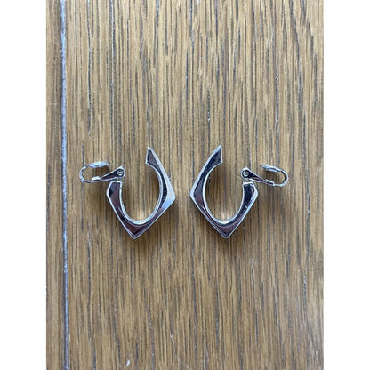Vintage clip earrings in silver