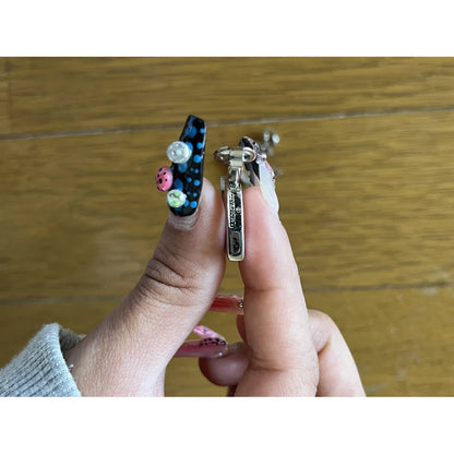 Vintage clip earrings in silver