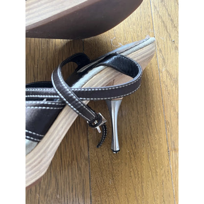 Platform mules in dark brown