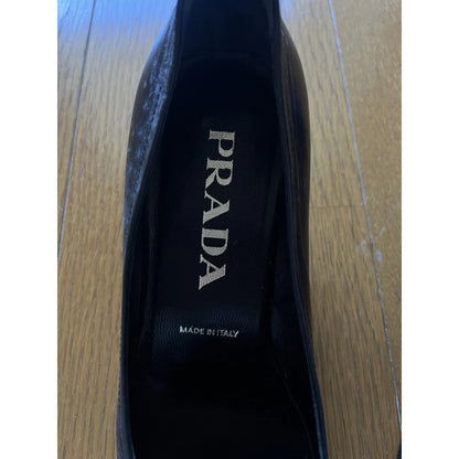 Pumps in black leather