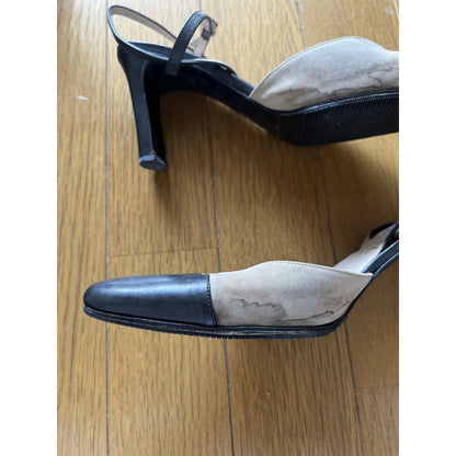 Two-tone pumps in beige and black