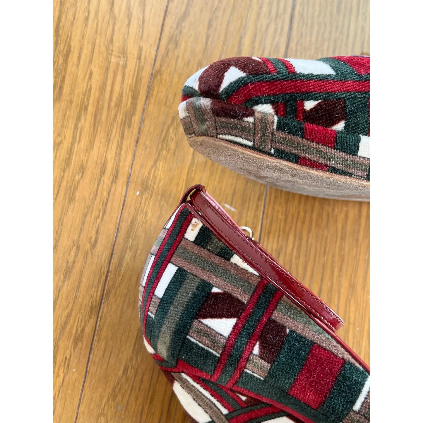 Platform pumps in red velvet