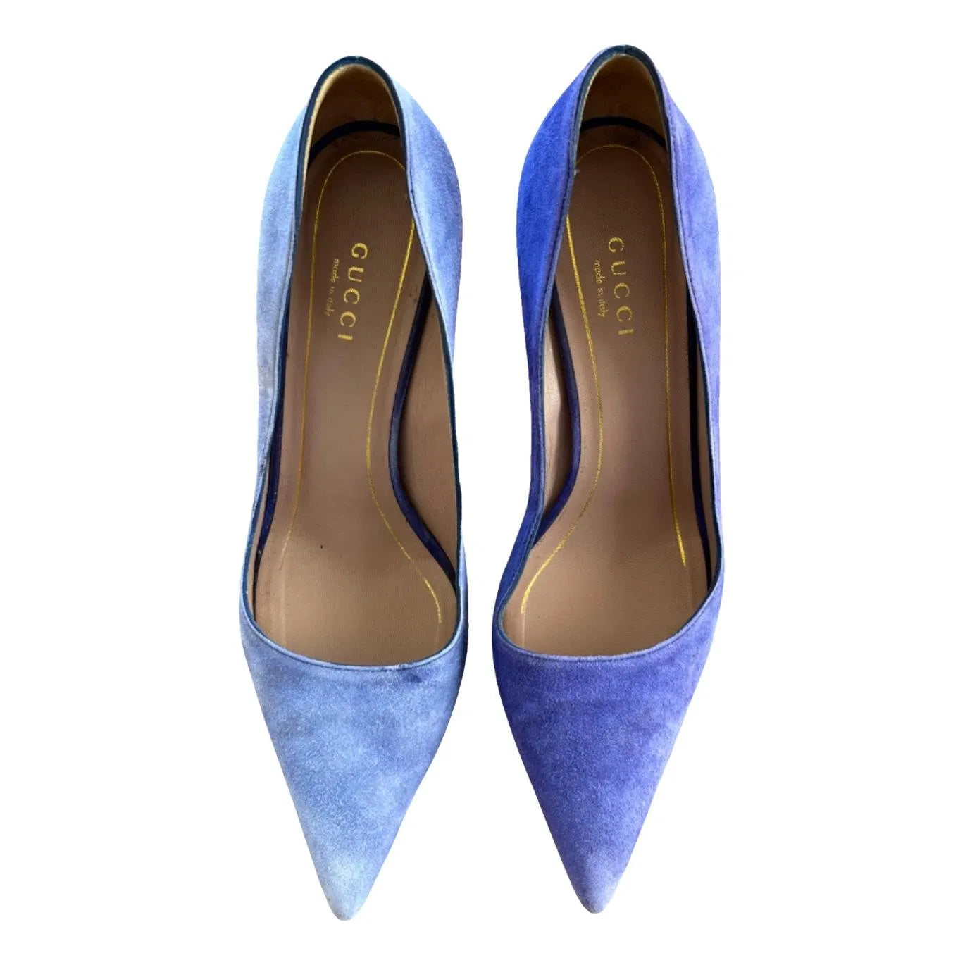 Pumps in purple velvet