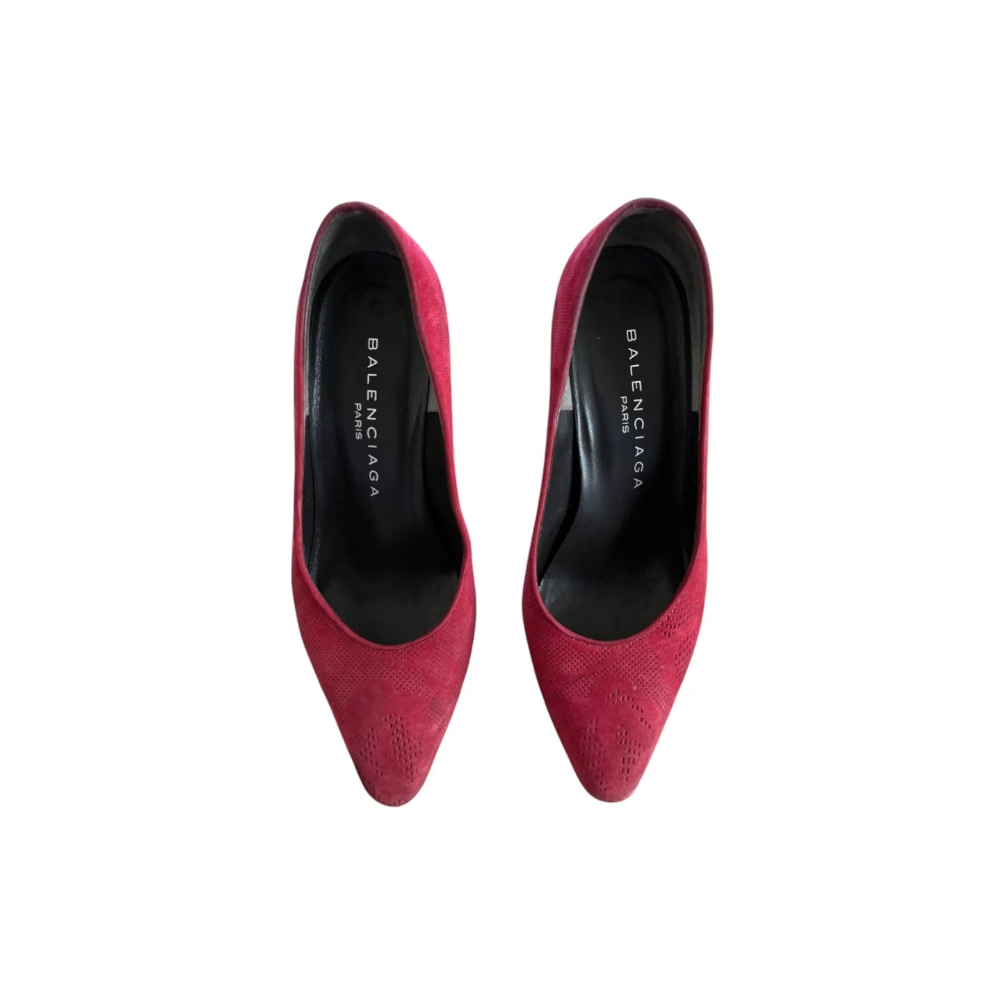 Vintage pumps in red velvet