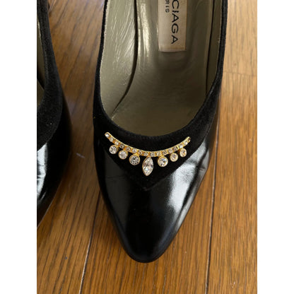 Embellished pumps in black